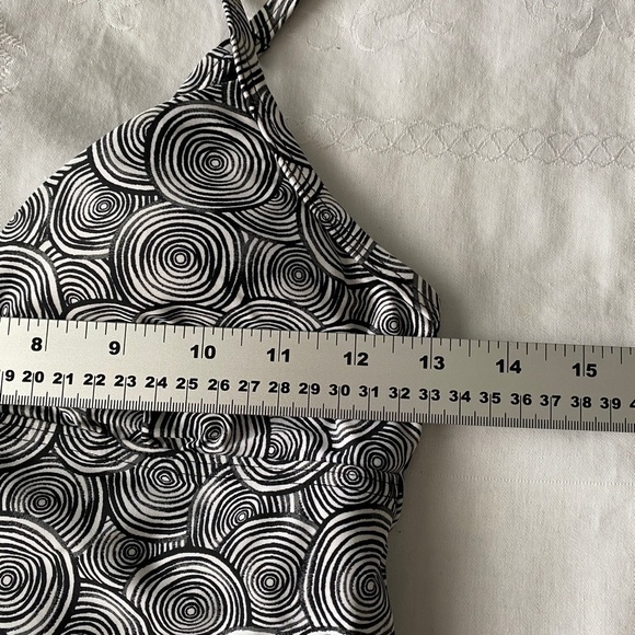 Baltex Women's Black and White Geometric Swirl Print Tankini Top‎ Size 6 - Picture 7 of 9